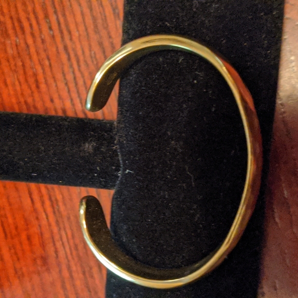 Bracelet Beveled Designed Goldtone Steel Children's Cuff - Picture 4 of 8